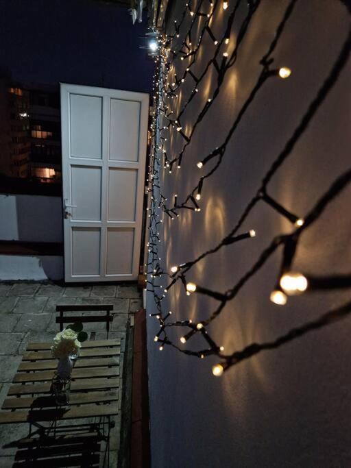 Charming Apartment With Private Terrace Бухарест Екстер'єр фото