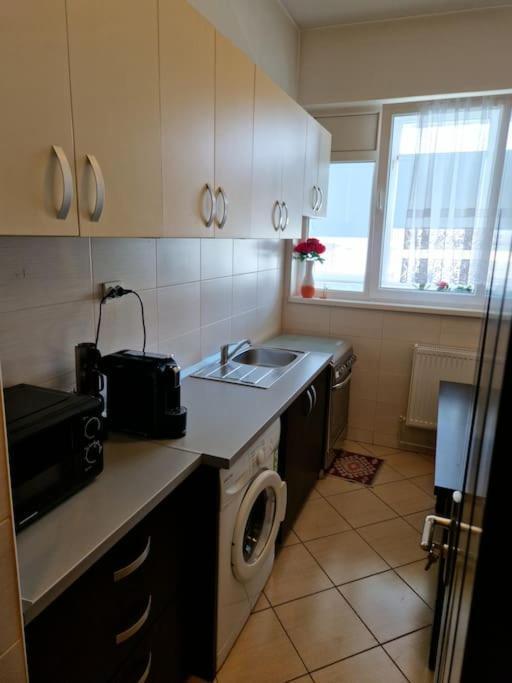 Charming Apartment With Private Terrace Бухарест Екстер'єр фото
