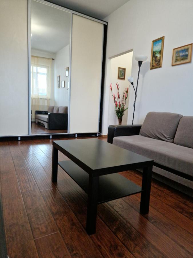 Charming Apartment With Private Terrace Бухарест Екстер'єр фото